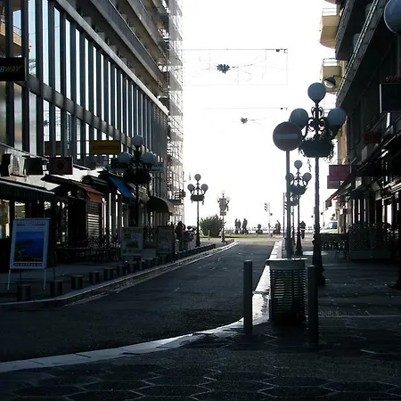 In Rue Halevy * Nice