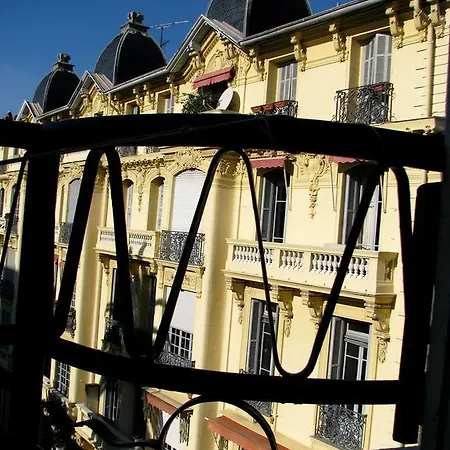 Apartment In Rue Halevy *
