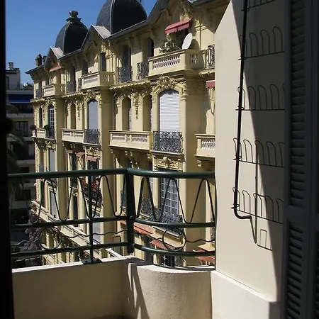 Apartment In Rue Halevy