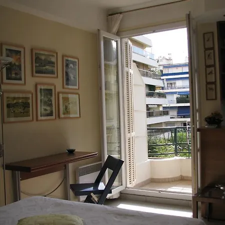 In Rue Halevy Apartment