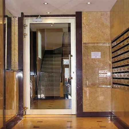 Appartement In Rue Halevy Nice