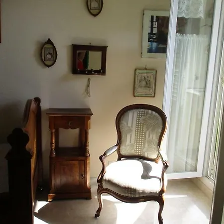 In Rue Halevy Apartment
