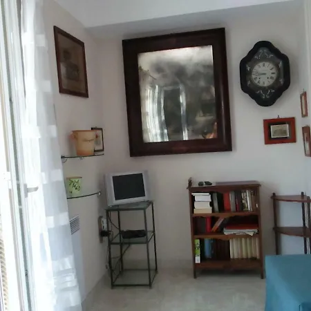 In Rue Halevy Apartment